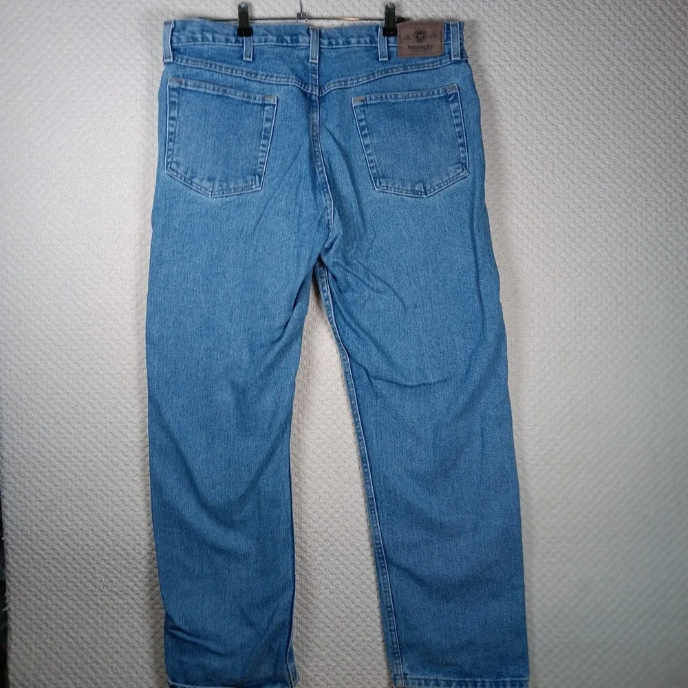 Wrangler‎ Authentic Jeans Men's 36x30 Relaxed Fit Blue Denim Classic Straight